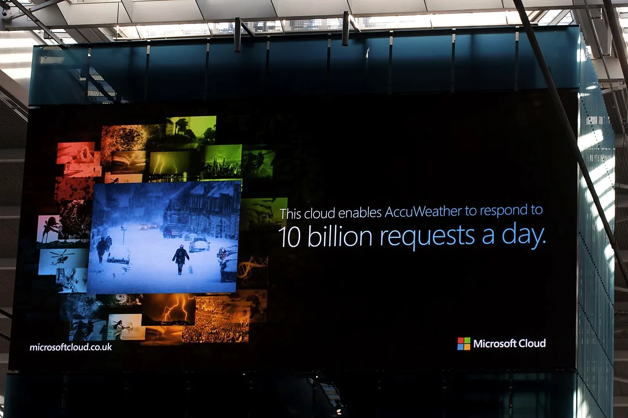 One of the Towers @ T5 showing a Microsoft Cloud campaign
